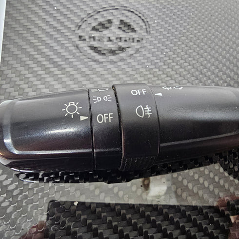 Suzuki Swift Light Stalk * 37210-68L01 * 2011-2017 *