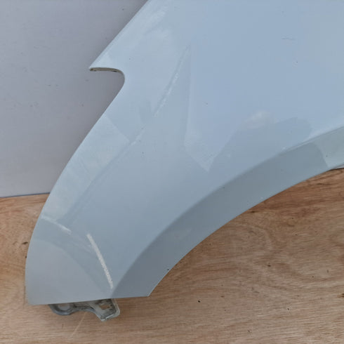 Suzuki Swift NEARSIDE WING / FENDER * WHITE ZNL * 2011-17