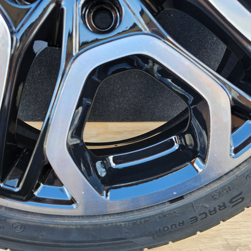 Suzuki Swift Sport ZC33S Single Alloy Wheel & Tyre 195/45/17 * 0950