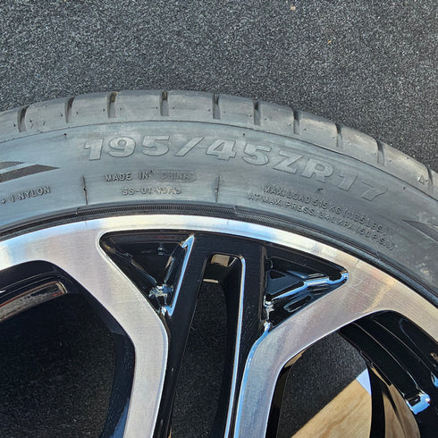 Suzuki Swift Sport ZC33S Single Alloy Wheel & Tyre 195/45/17 * 0950