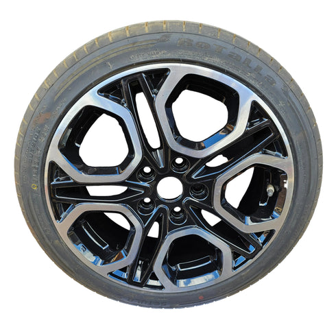 Suzuki Swift Sport ZC33S Single Alloy Wheel & Tyre 195/45/17 * 0948