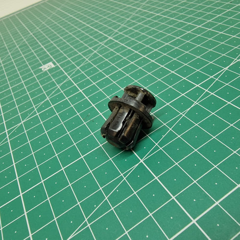 Suzuki Swift Side Skirt Lower Mounting Clip