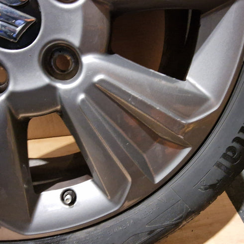 Suzuki Vitara SZ-T Single Alloy Wheel & Tyre 215/55/17 * 0857