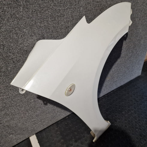 Suzuki Swift Offside Wing / Fender * Pearl White ZNL * 2011-17