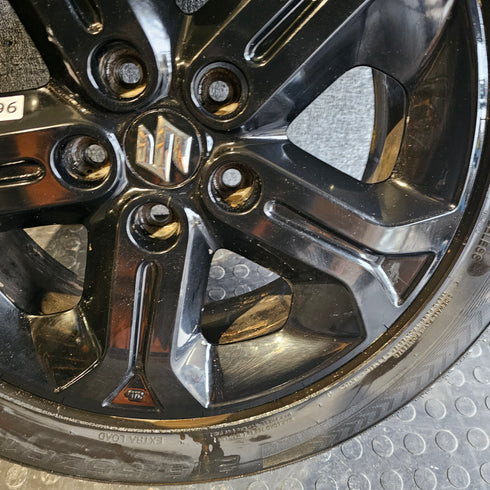 Suzuki Vitara S Single Alloy Wheel & Tyre 215/55/17 * TPMS * 0296