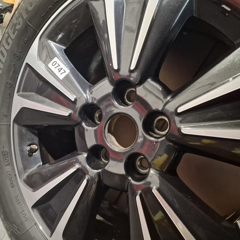 Suzuki Vitara SZ5 Single Alloy Wheel & Tyre 215/55/17 * 0747