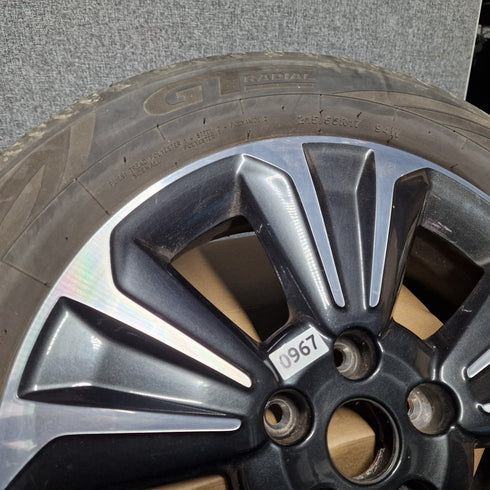 Suzuki Vitara SZ5 Single Alloy Wheel & Tyre 215/55/17 * 0967