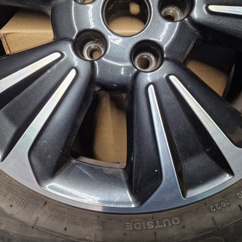 Suzuki Vitara SZ5 Single Alloy Wheel & Tyre 215/55/17 * 0967