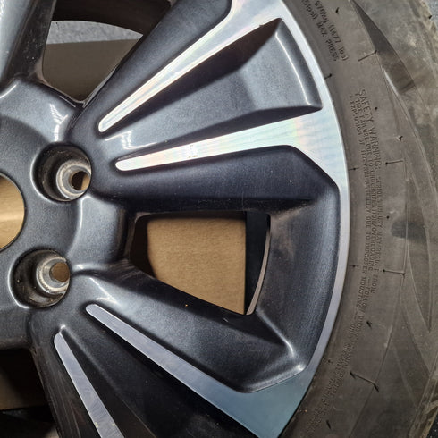 Suzuki Vitara SZ5 Single Alloy Wheel & Tyre 215/55/17 * 0968