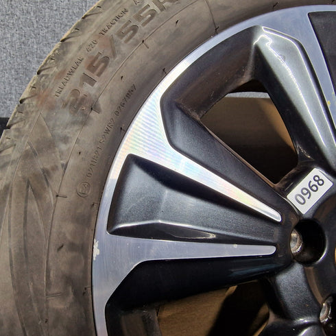 Suzuki Vitara SZ5 Single Alloy Wheel & Tyre 215/55/17 * 0968