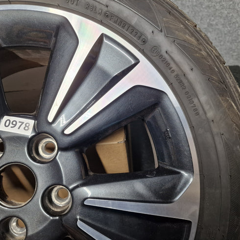 Suzuki Vitara SZ5 Single Alloy Wheel & Tyre 215/55/17 * 0978