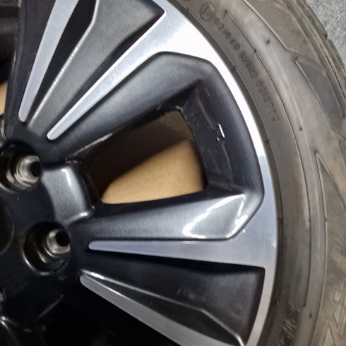 Suzuki Vitara SZ5 Single Alloy Wheel & Tyre 215/55/17 * 0977