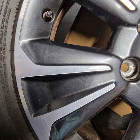 Suzuki Vitara SZ5 Single Alloy Wheel & Tyre 215/55/17 * 0977