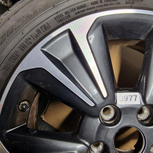 Suzuki Vitara SZ5 Single Alloy Wheel & Tyre 215/55/17 * 0977