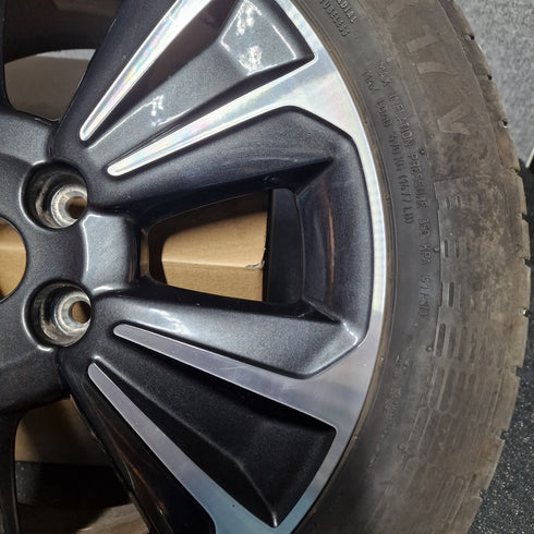 Suzuki Vitara SZ5 Single Alloy Wheel & Tyre 215/55/17 * 0723