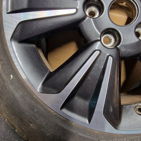 Suzuki Vitara SZ5 Single Alloy Wheel & Tyre 215/55/17 * 0723