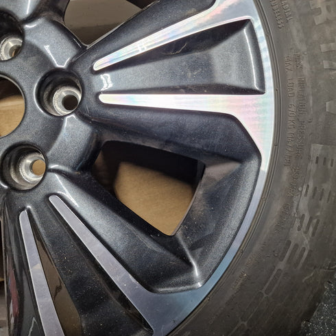Suzuki Vitara SZ5 Single Alloy Wheel & Tyre 215/55/17 * 0742