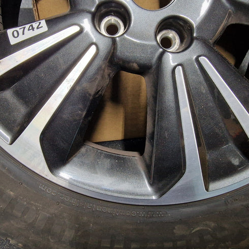 Suzuki Vitara SZ5 Single Alloy Wheel & Tyre 215/55/17 * 0742