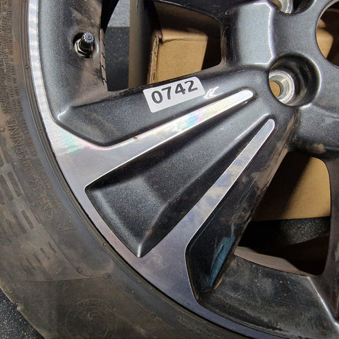 Suzuki Vitara SZ5 Single Alloy Wheel & Tyre 215/55/17 * 0742