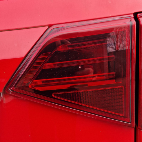 Suzuki Vitara LY OS Rear Tailgate Lamp LED Unit *