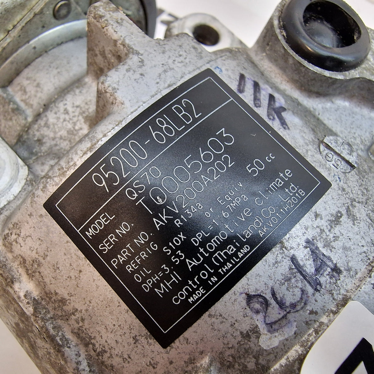 sui② Suzuki Swift Sport ZC32S Air Condition Compressor * 95200-68LB2