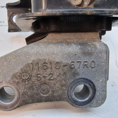 Suzuki Swift Sport ZC33S Engine Mount * 11610-67R0