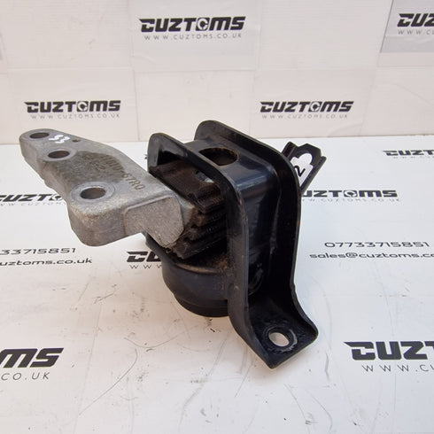 Suzuki Swift Sport ZC33S Engine Mount * 11610-67R0