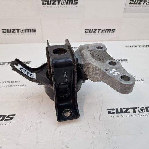 Suzuki Swift Sport ZC33S Engine Mount * 11610-67R0