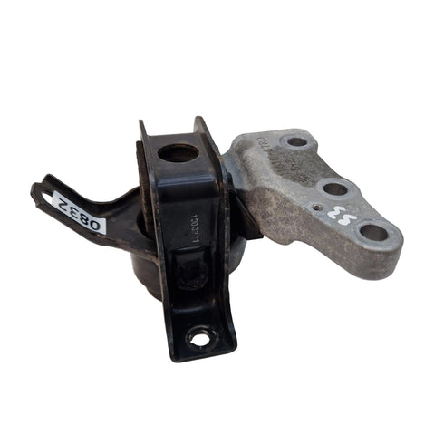 Suzuki Swift Sport ZC33S Engine Mount * 11610-67R0