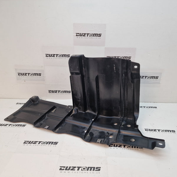 Suzuki Swift OS Arch Cover * 72421-52R00 R *