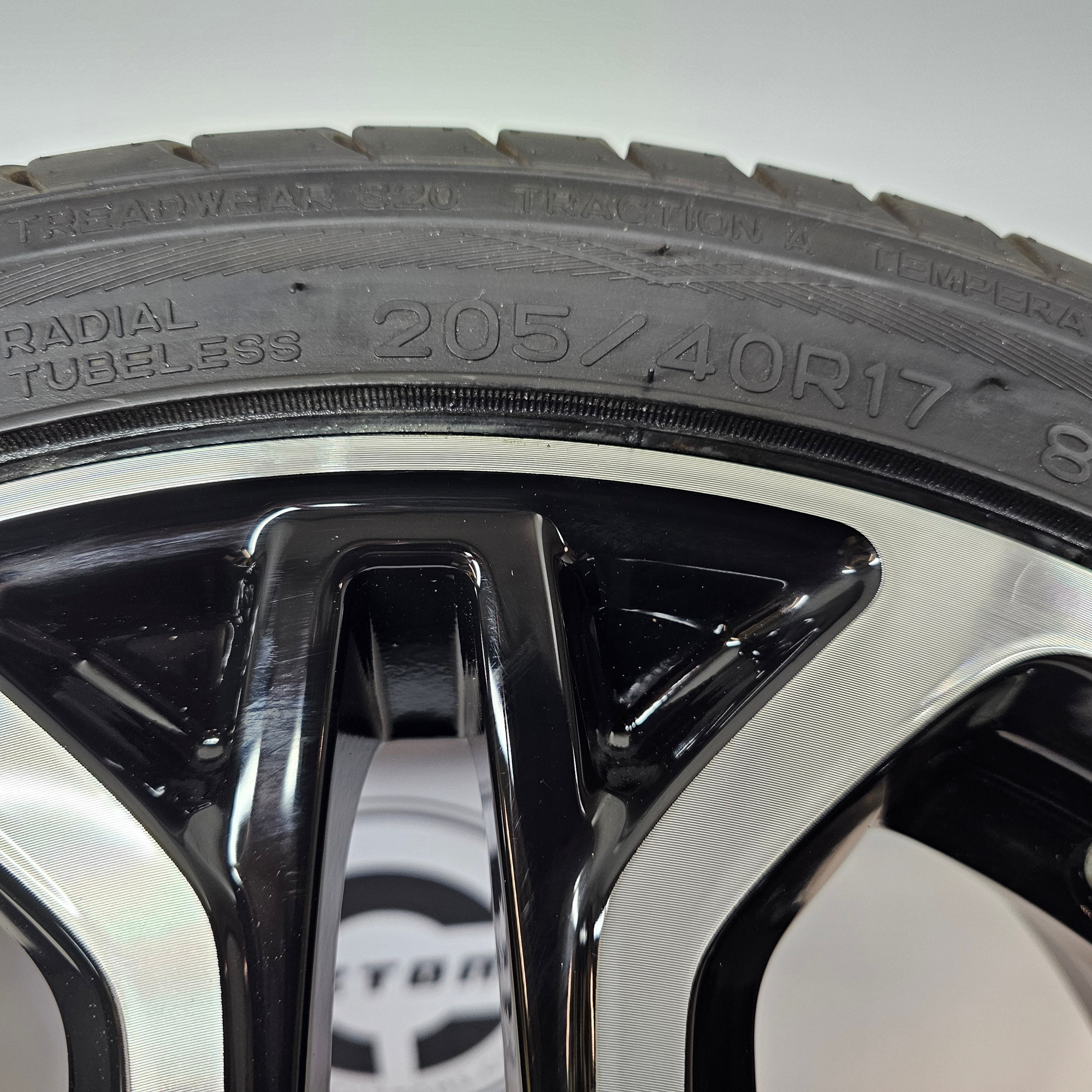 Suzuki Swift Sport ZC33S Single Alloy Wheel With Tyre and TPMS Sensor * 205/40/17 *056