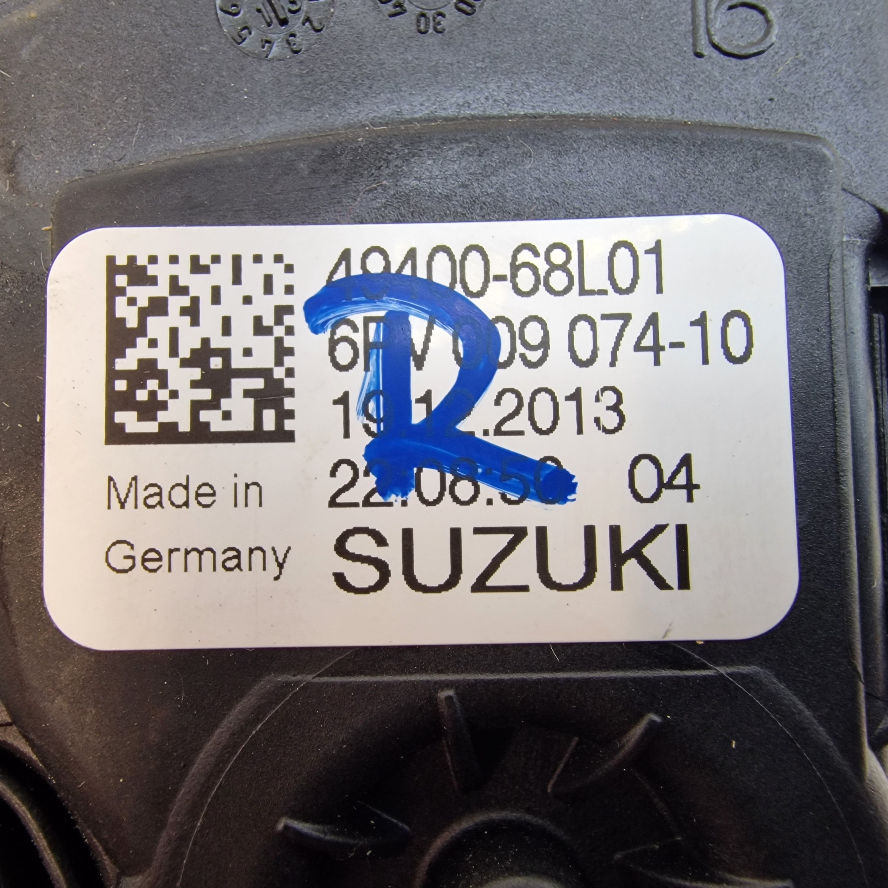 Suzuki Swift Accelerator Pedal * 49400-68L01 *