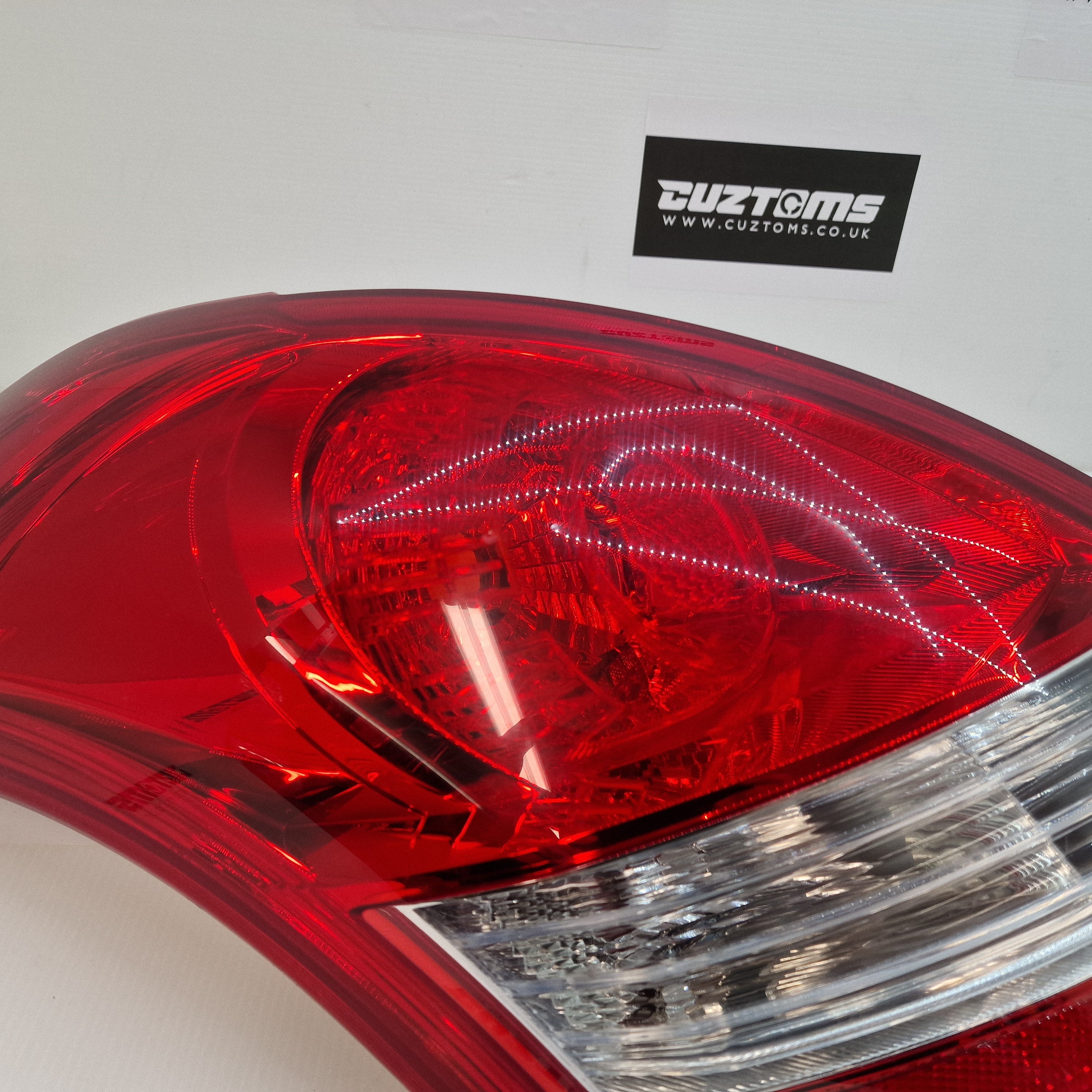 Suzuki Swift Sport ZC32S NS Rear Tail Lamp Unit * 35604-70L00 *