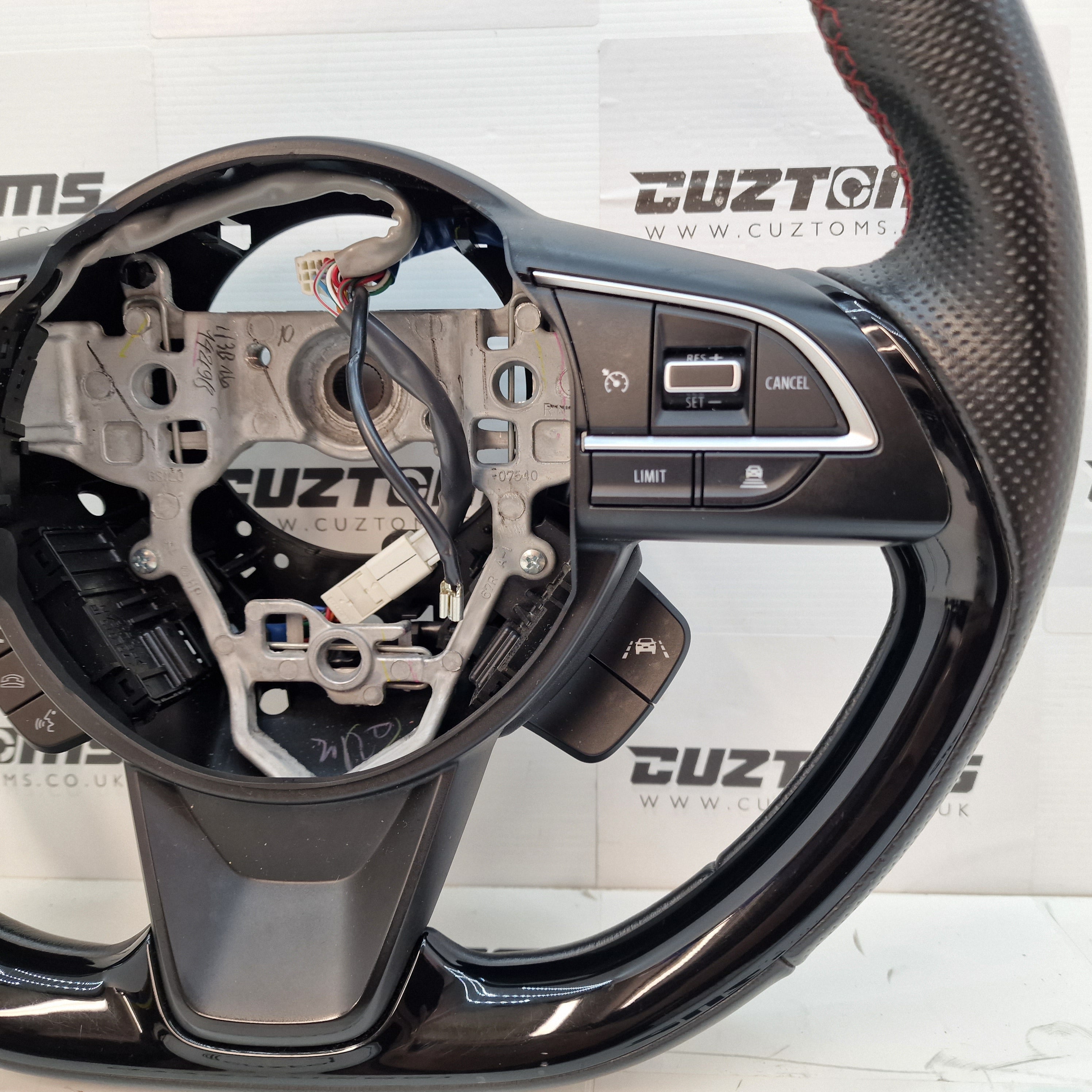 Suzuki Swift Sport ZC33S Steering Wheel * Red Stitching *